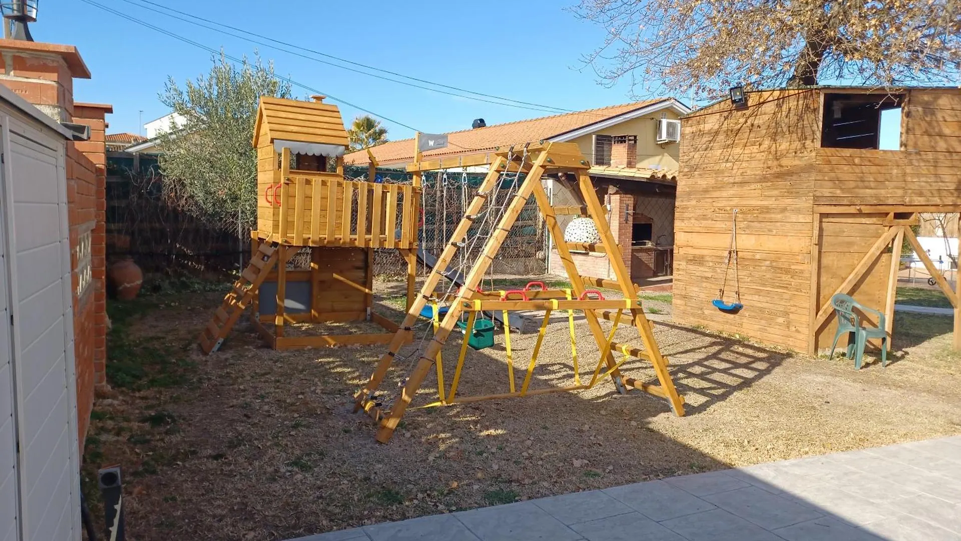 Villa Piscina De Sal Barbacoa Wifi, Parking Gratis, 3 Min Pga Casa El Roble Gerona España